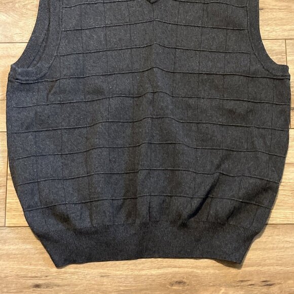 Men's Saddlebred Knit Sweater Vest LARGE Dark Gray Square Block Pattern Classic - Picture 3 of 7